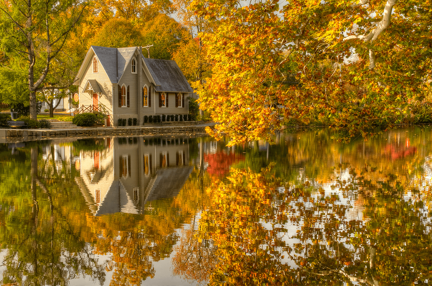Lake Afton, Yardley Boro, In Autumn Photo By Josh Friedman